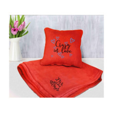 Набор подушка и плед с вышивкой Crazy in love! Красный
