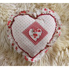 Подушка- Сердце с розочками Гранд Презент 204201