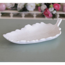 Декоративная тарелка - перо Мили белая керамика L21см Гранд Презент 3914900-1 длин. перо